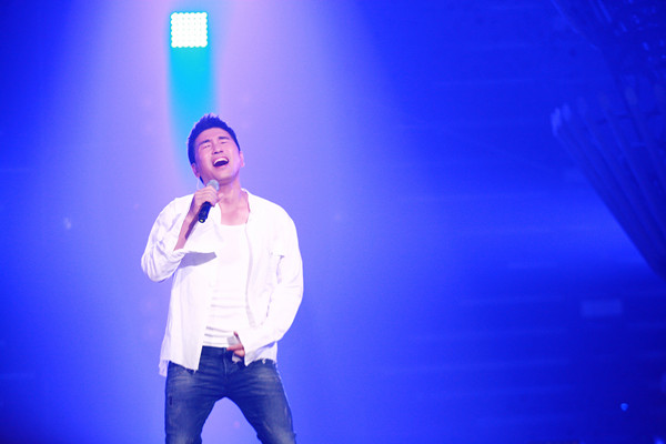 沙寶亮《圍爐》溫暖開唱，節(jié)目中自曝與楊坤酒吧斗歌往事