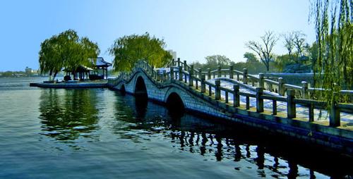 陳小熊：民謠歌手里最“不務(wù)正業(yè)”的女博士，一邊對抗生活，一邊努力成長