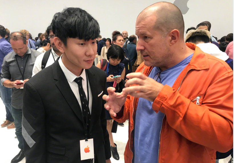 林俊杰現(xiàn)身Apple新品發(fā)布會，直播與網(wǎng)友互動聊天