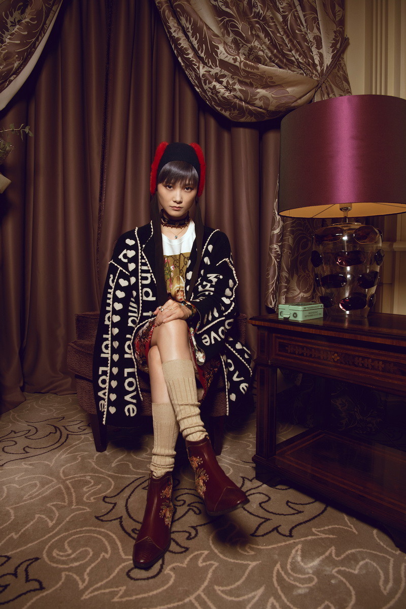 李宇春亮相米蘭時(shí)裝周，“中國(guó)娃娃”造型展示別樣風(fēng)采