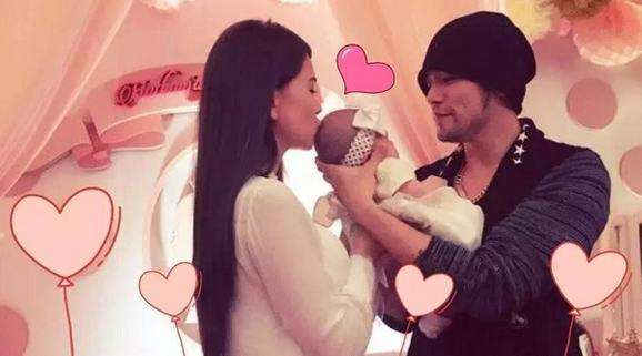 周杰倫演唱會(huì)迎來(lái)最大咖迷妹，小周周瘋狂為其打Call！