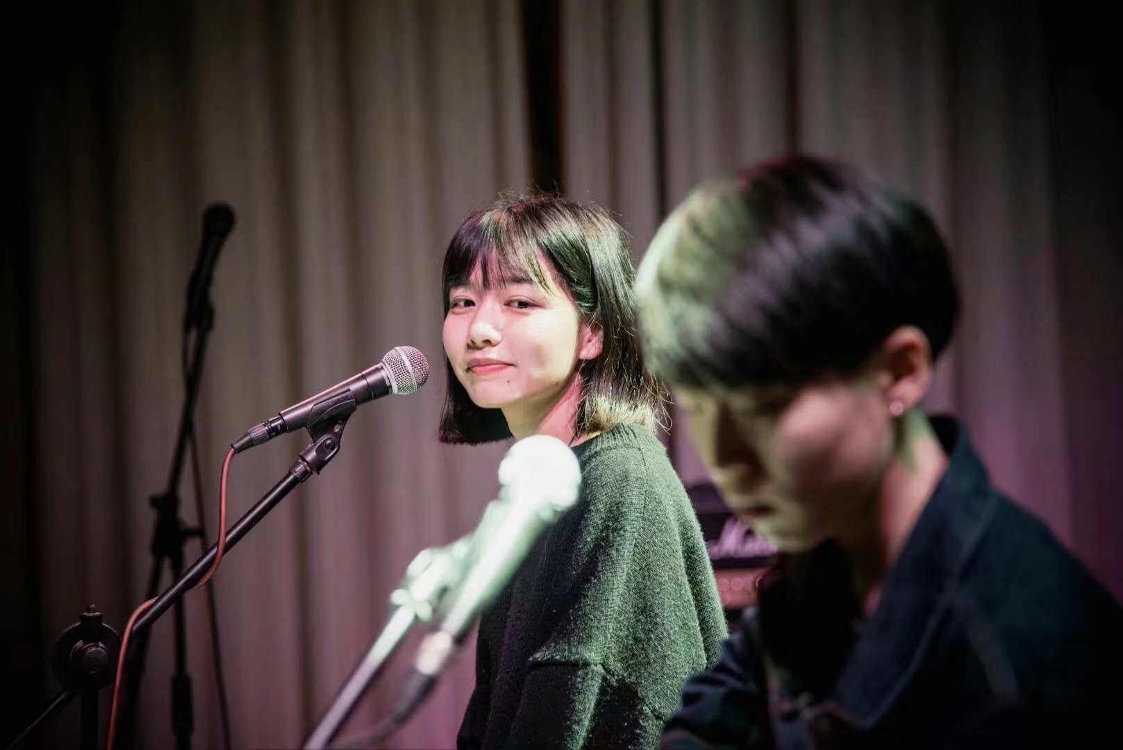 房東的貓：喝杯秋天的酒，談場(chǎng)動(dòng)聽的戀愛