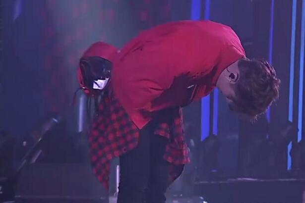 張藝興發(fā)布會90度鞠躬1分半鐘，放EXO《約定》惹哭粉絲