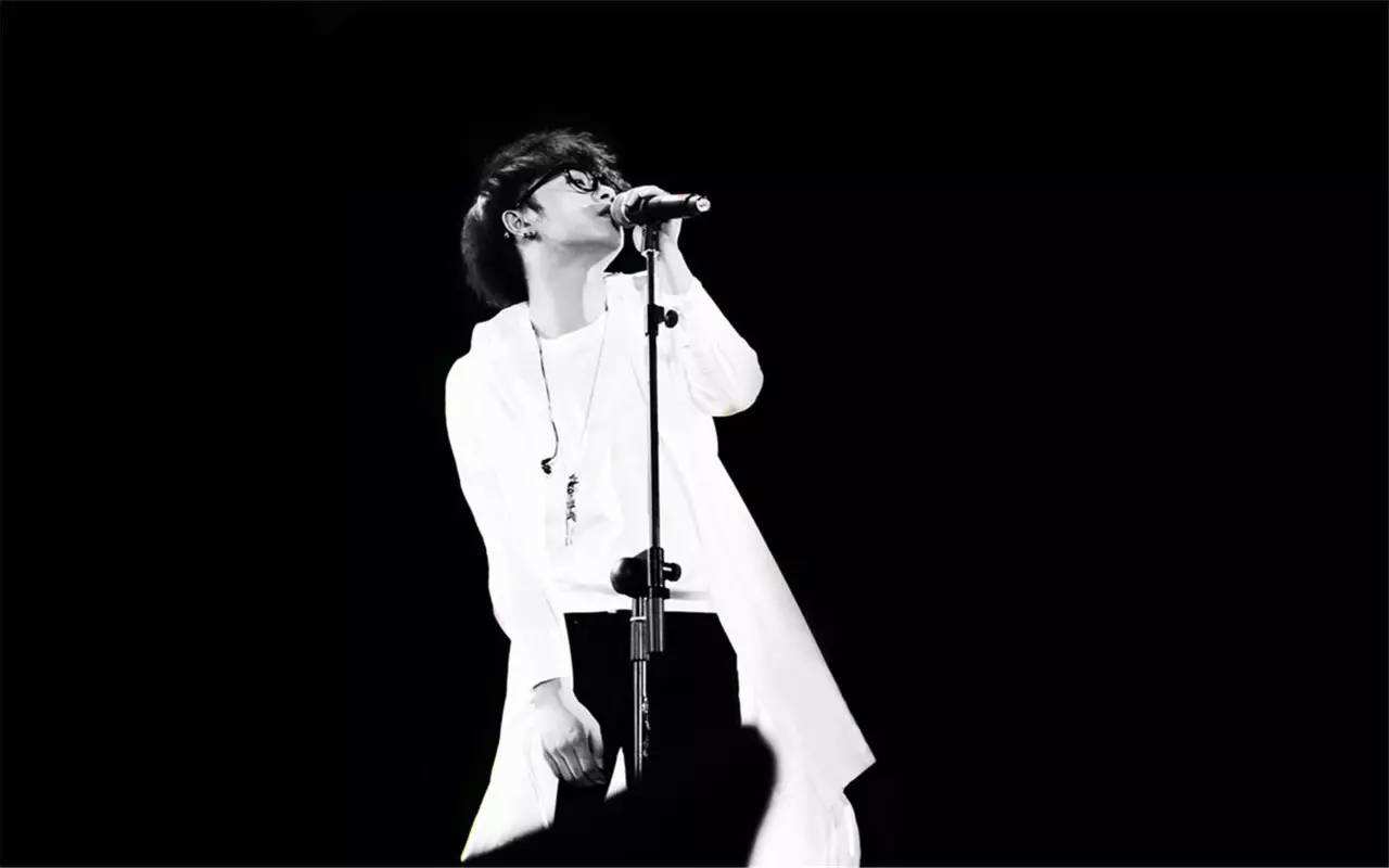 舞臺(tái)的王者，生活中的謙卑者！華晨宇首部微紀(jì)錄片公布