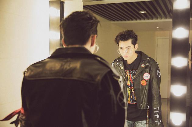 吳亦凡結(jié)束海外行程，已經(jīng)回國為生日會做準備