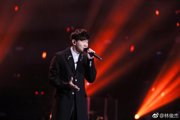 JJ翻唱《輸了你贏了世界又如何》，唱盡對愛的執(zhí)著