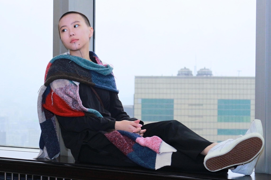 竇靖童自曝單身許久，剃過光頭后王菲卻毫無反應(yīng)